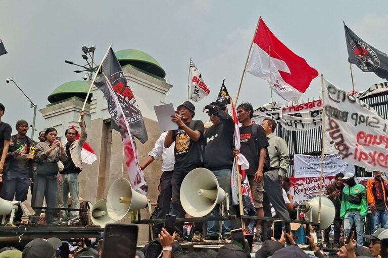 “Dari Pati Pulang Dulu” Massa AMPB Bubar Usai Dapat Komitmen DPR soal RUU Perampasan Aset