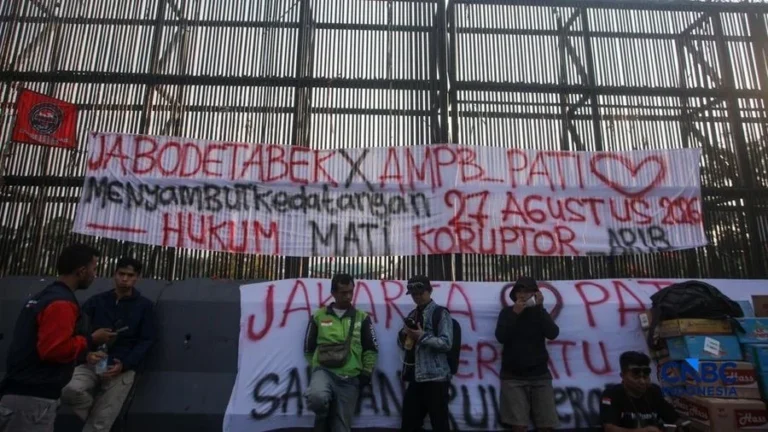 Menko Polkam: Demo Gedung DPR Hari Ini Dikawal, Massa Dilindungi