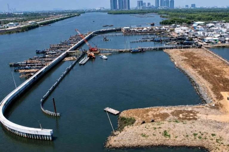 Safeguarding Pantura: Harmonizing Economic Growth and Coastal Resilience