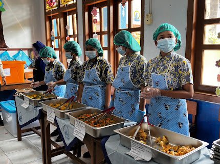 Sorotan MBG Uji Coba Prasmanan dan Panti Asuhan, Dugaan Keracunan Sukabumi Jadi Evaluasi Keamanan Pangan